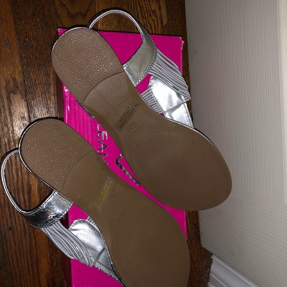 Thong Sandals - Picture 5 of 5